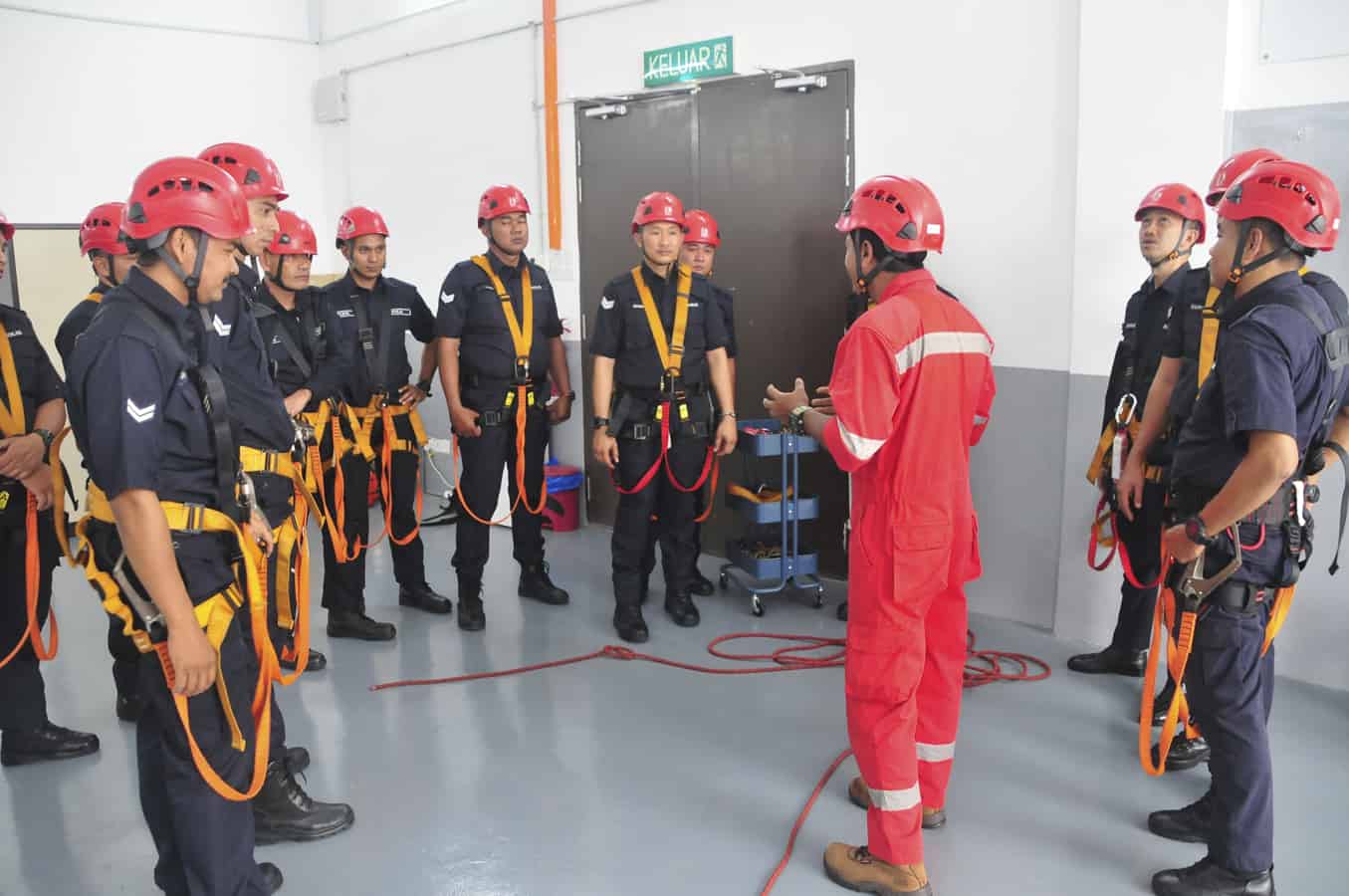 WAH training for PDRM (Polis Diraja Malaysia) - Iratec (M) Sdn Bhd